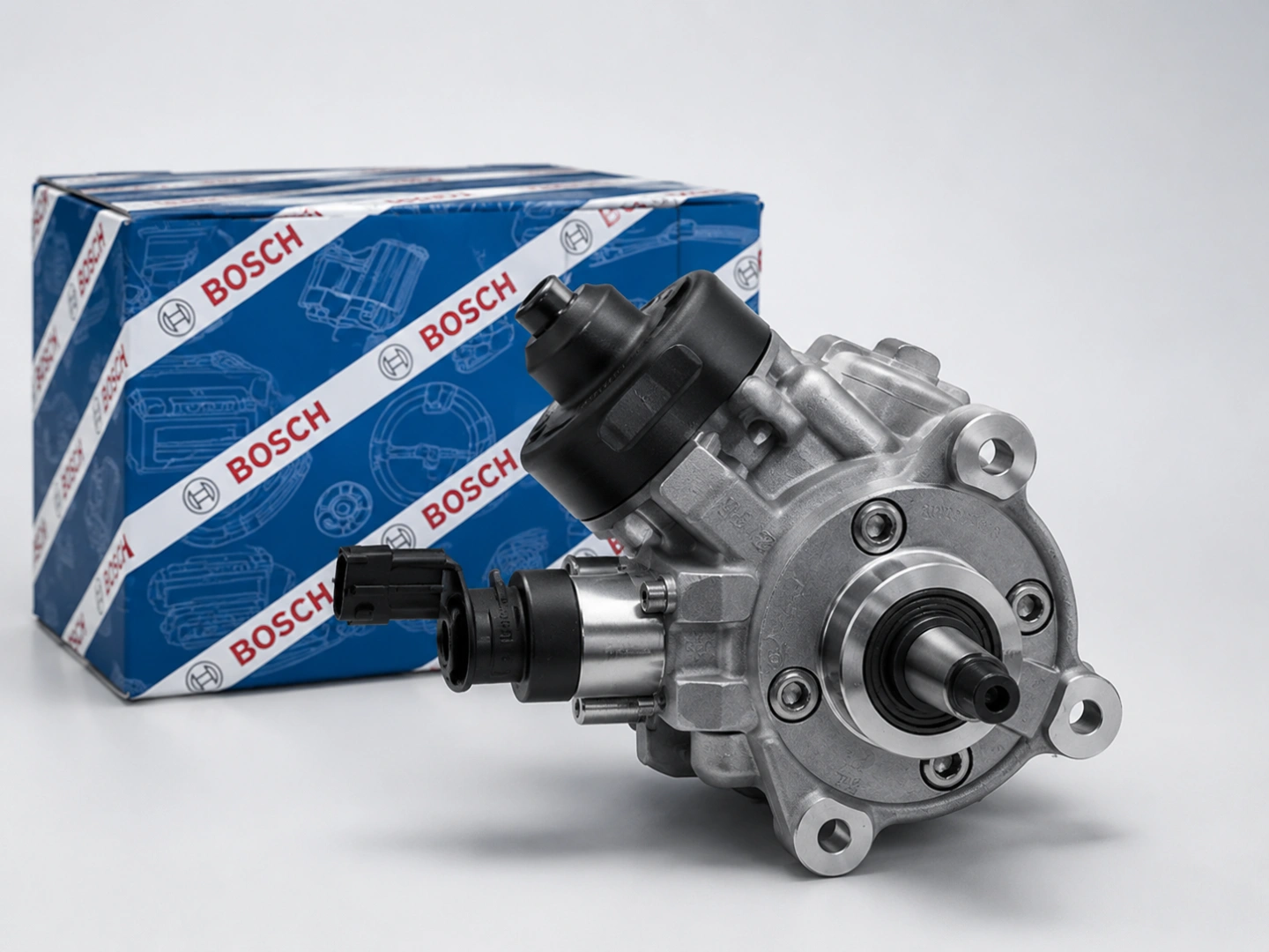 Obsługa wysyłkowa na terenie całej PolskiBosch Diesel Service obsługuje zamówienia wysyłkowe na terenie całej Polski. Klient może kupić gotową pompę wtryskową 0986437447 z dostawą albo wysłać własny egzemplarz do diagnostyki i regeneracji.Dostawa może być realizowana przez DPD, InPost lub Paczkomat. Przy regeneracji własnej pompy możliwy jest odbiór kurierski organizowany przez Bosch Diesel Service, a termin wykonania zależy od wyniku diagnostyki i zakresu prac. Jeżeli zregenerowany wariant jest dostępny na magazynie, wysyłka może nastąpić nawet w 24 godziny.Zakupione pompy wtryskowe są objęte 2-letnią gwarancją Bosch Diesel Service zgodnie z warunkami regulaminu. Przy sprzedaży wysyłkowej obowiązuje 14 dni na zwrot.