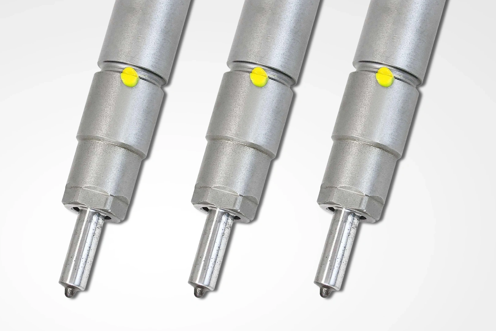 Zbliżenie końcówek wtryskiwaczy Bosch 0445110288 do układu Common Rail Honda 2.2 CTDi