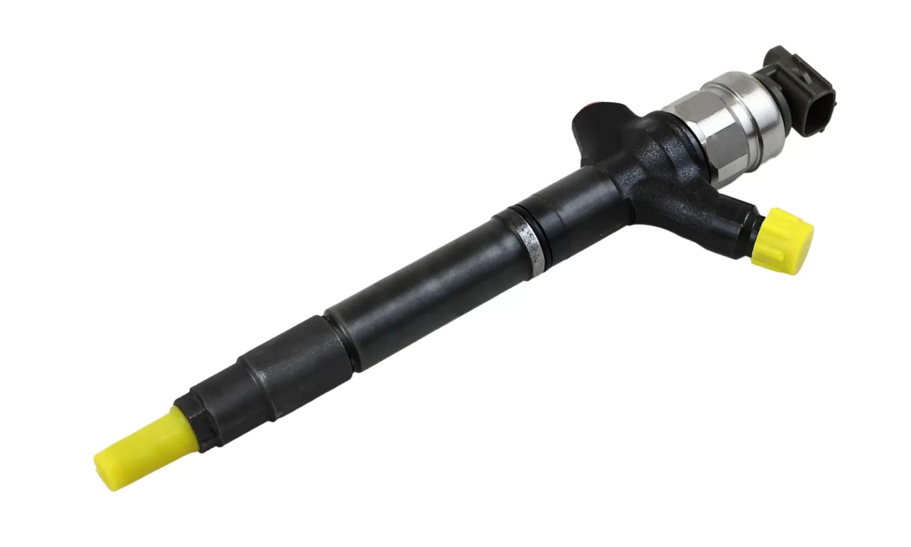 Wtryskiwacz DENSO RF7J13H50 do Mazdy 2.0 Diesel Czarny wtryskiwacz DENSO RF7J13H50 z żółtymi zabezpieczeniami na białym tle