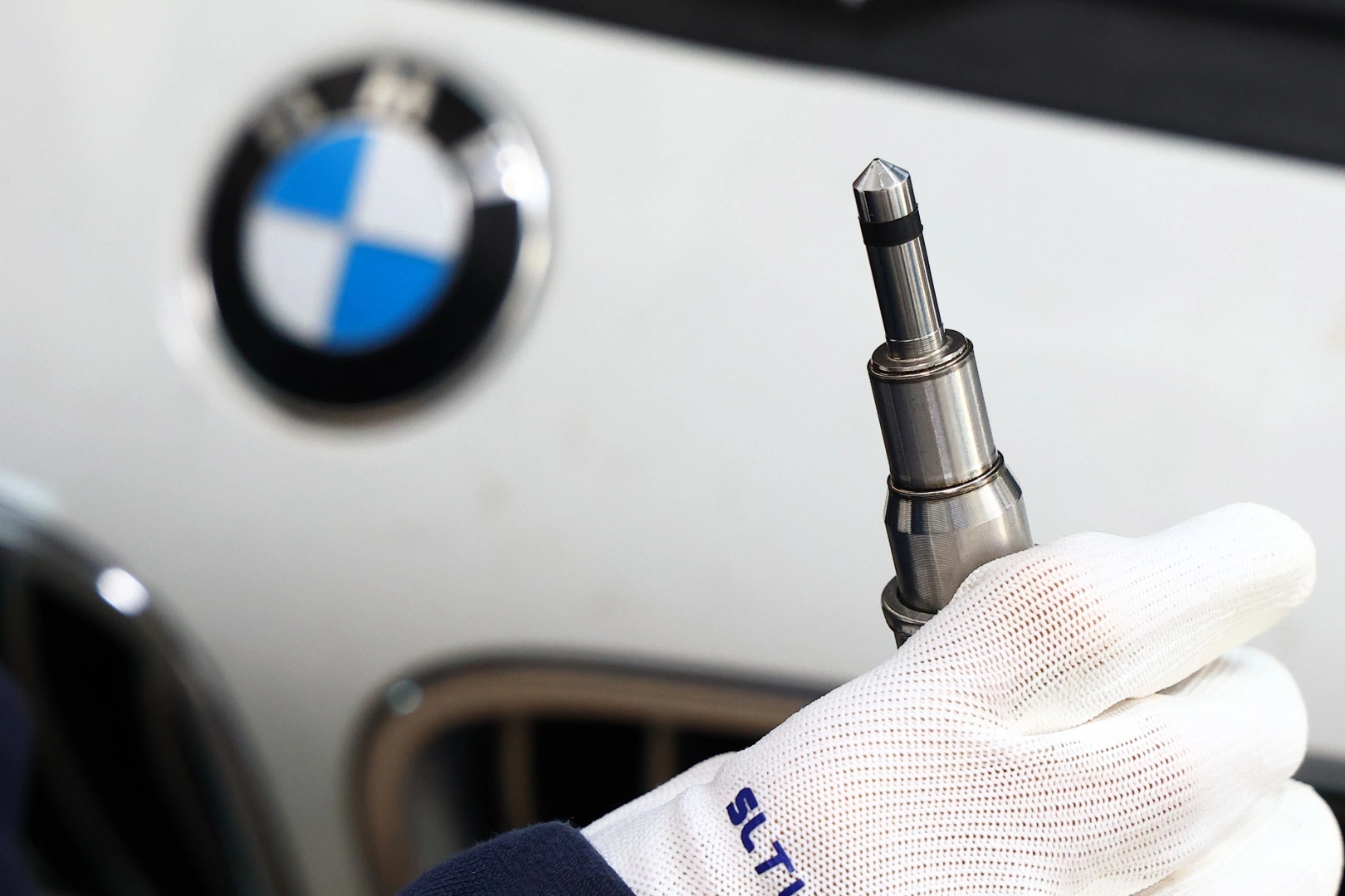 Kontrola końcówki wtryskiwacza BMW. Kontrola końcówki wtryskiwacza BMW.