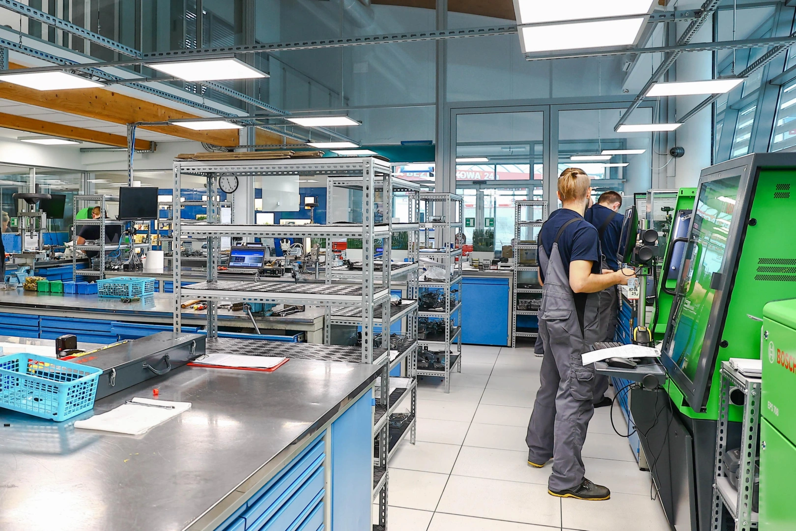 Nowoczesna pracownia regeneracji układów wtryskowych z profesjonalnym zapleczem technicznym Specjalistyczna regeneracja układów wtryskowych
