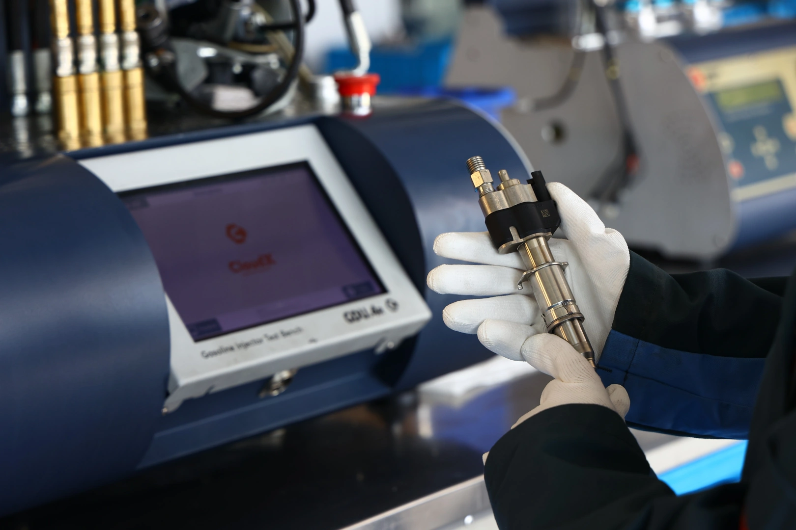 Wtryskiwacz przygotowany do testu diagnostycznego Wtryskiwacz przygotowany do testu diagnostycznego