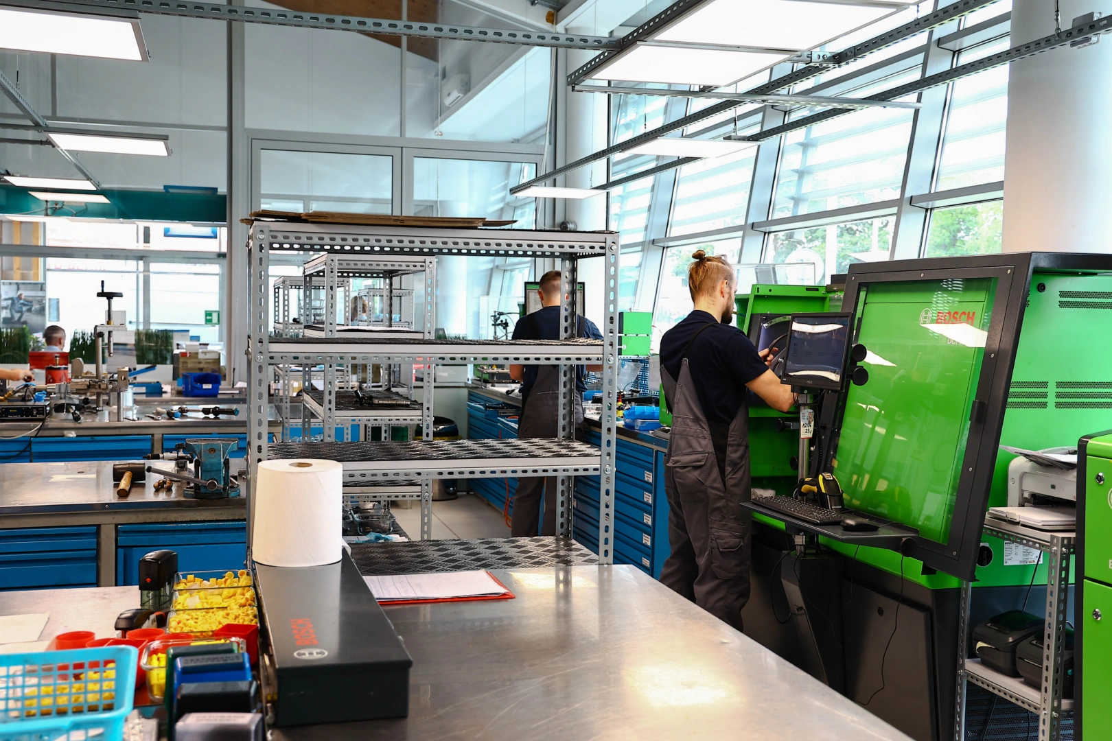 Nowoczesna technologia dla sprawnej i pewnej realizacji Zaawansowane zaplecze techniczne wspierające dokładność, powtarzalność i wysoką jakość usług