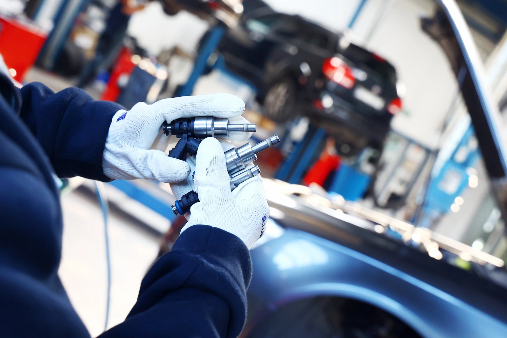 Wtryskiwacz benzynowy GDI Renault Clio VI przygotowany do diagnostyki