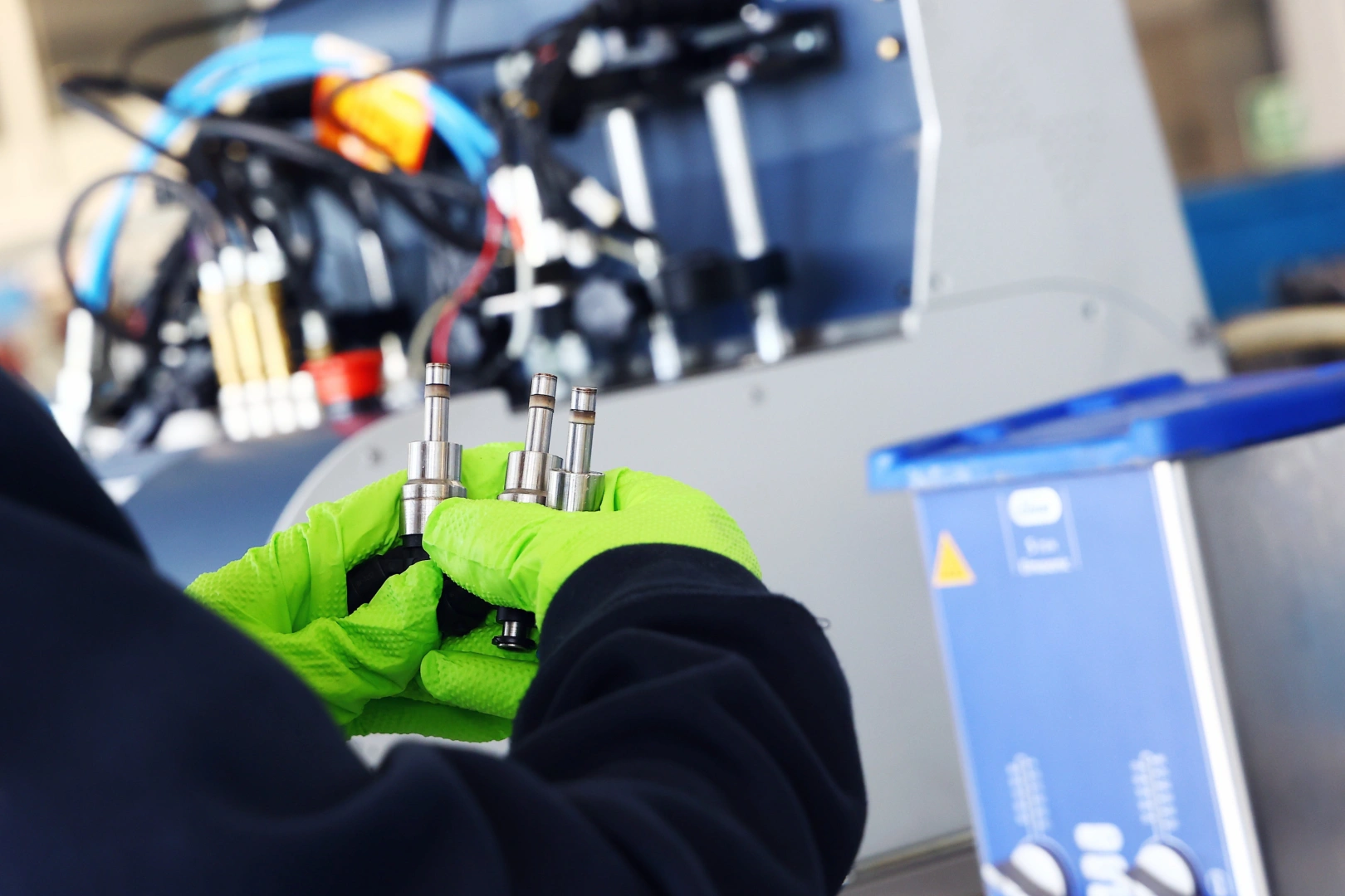 Końcówka wtryskiwacza benzynowego Renault Captur I Zbliżenie końcówki wtryskiwacza benzynowego Renault Captur I
