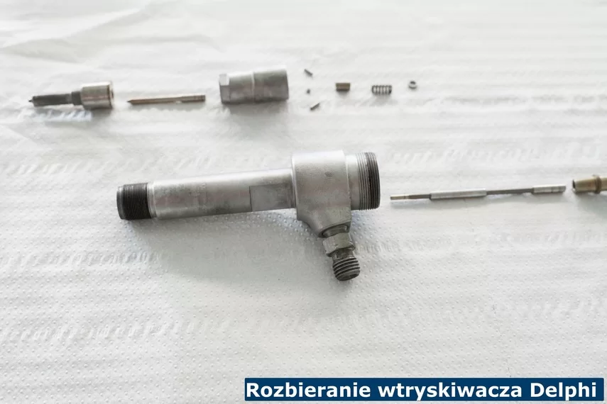 Rozbieranie wtryskiwacza Delphi Rozebrany wtryskiwacz przygotowany do regeneracji