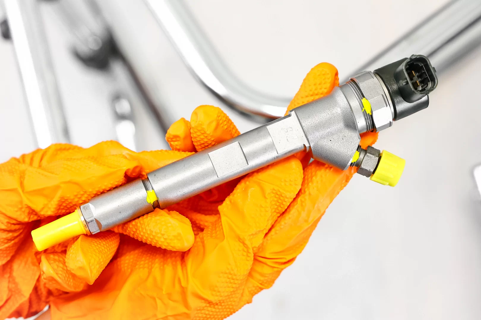 Profesjonalna diagnoza - kiedy skonsultować się z mechanikiem? Wtryskiwacz Common Rail