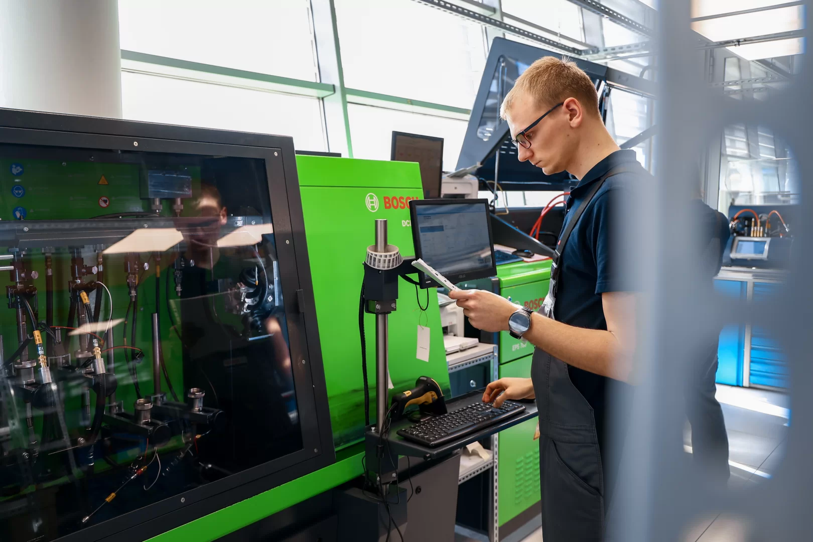 Wtryski widok na pracownię Bosch Pracownia regeneracja Delphi