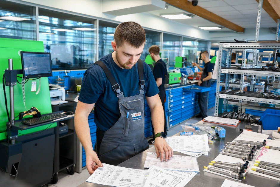 Pompa 2940000420 Mazda 5 2.0 CD Denso RF7J13800B nowa