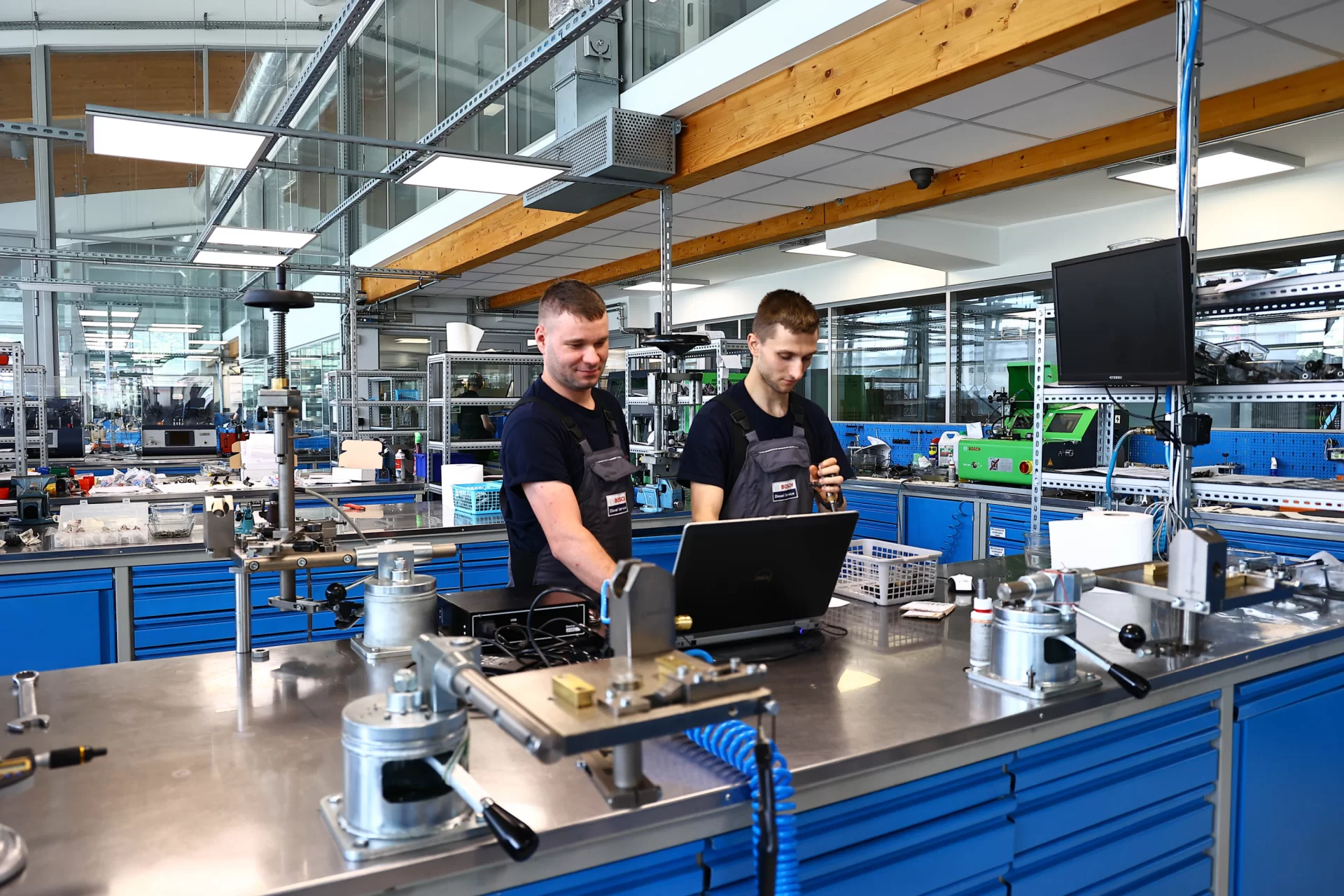 Regeneracja wtryskiwaczy siemens vdo Serwis siemens wtryskiwaczy