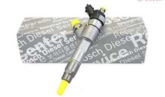 Wtryski 5010450532 0445120012 Bosch Renault