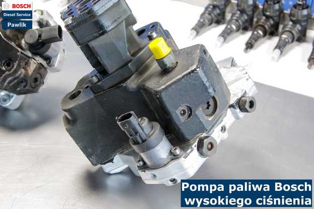 Pompa wysokiego ciśnienia Bosch na stole pracowni regeneracji Pompa wysokiego ciśnienia Bosch