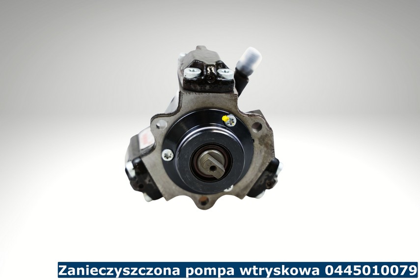 Zanieczyszczona pompa wtryskowa 0445010079 Pompa wtryskowa 0445010079 po naprawie
