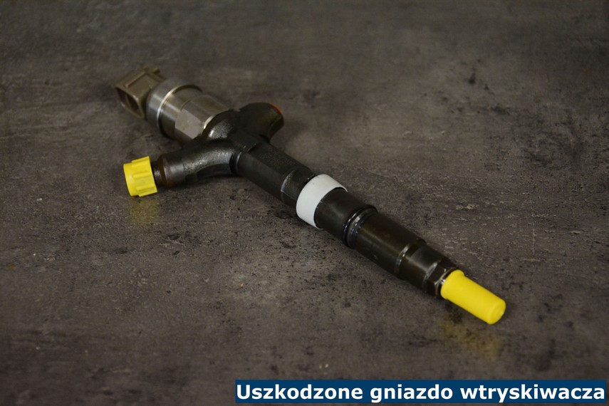 Uszkodzone gniazdo wtryskiwacza Uszkodzone gniazdo wtryskiwacza