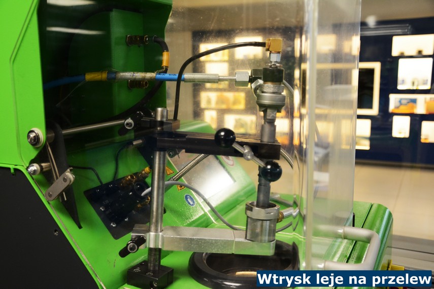 Wtrysk leje na przelew Wtryskiwacz podczas diagnozy w naszym salonie