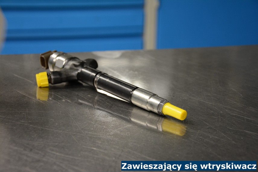 Zawieszający się wtryskiwacz Wtryskiwacz Bosch po regeneracji